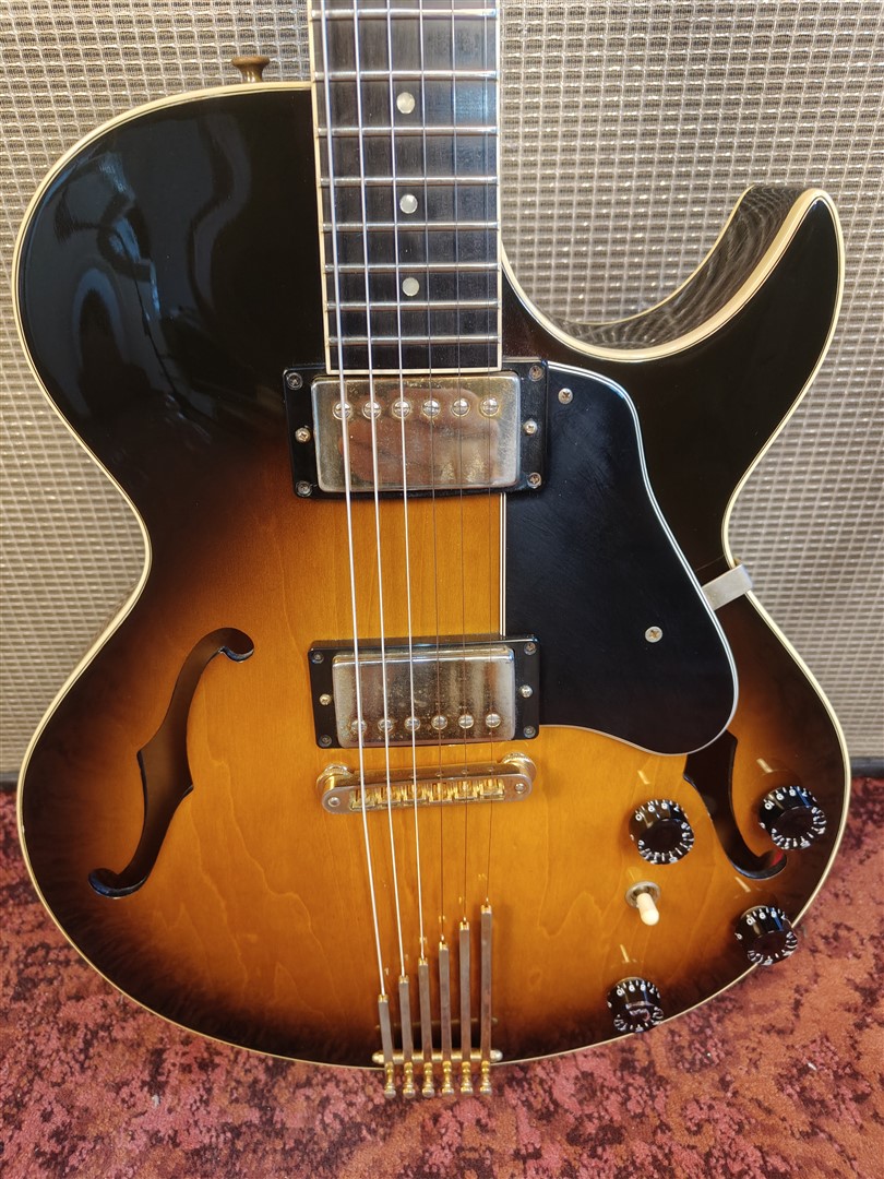 Gibson Howard Robert Fusion III 3 – 1992 – Vintage Sunburst