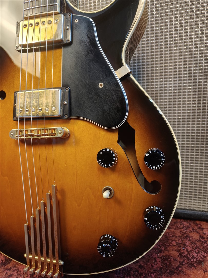 Gibson Howard Robert Fusion III 3 – 1992 – Vintage Sunburst