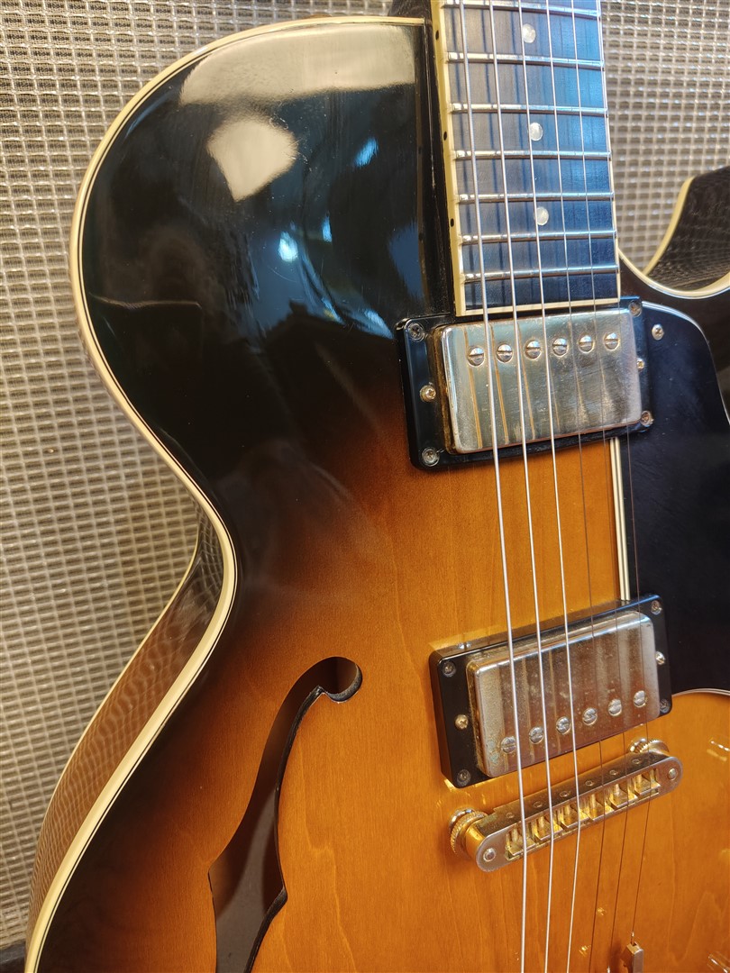 Gibson Howard Robert Fusion III 3 – 1992 – Vintage Sunburst