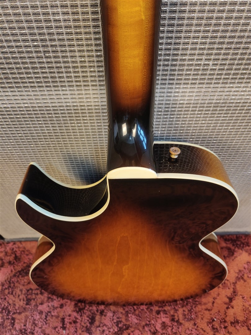 Gibson Howard Robert Fusion III 3 – 1992 – Vintage Sunburst