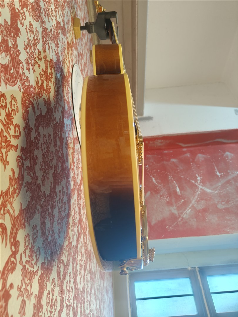 Gibson Howard Robert Fusion III 3 – 1992 – Vintage Sunburst
